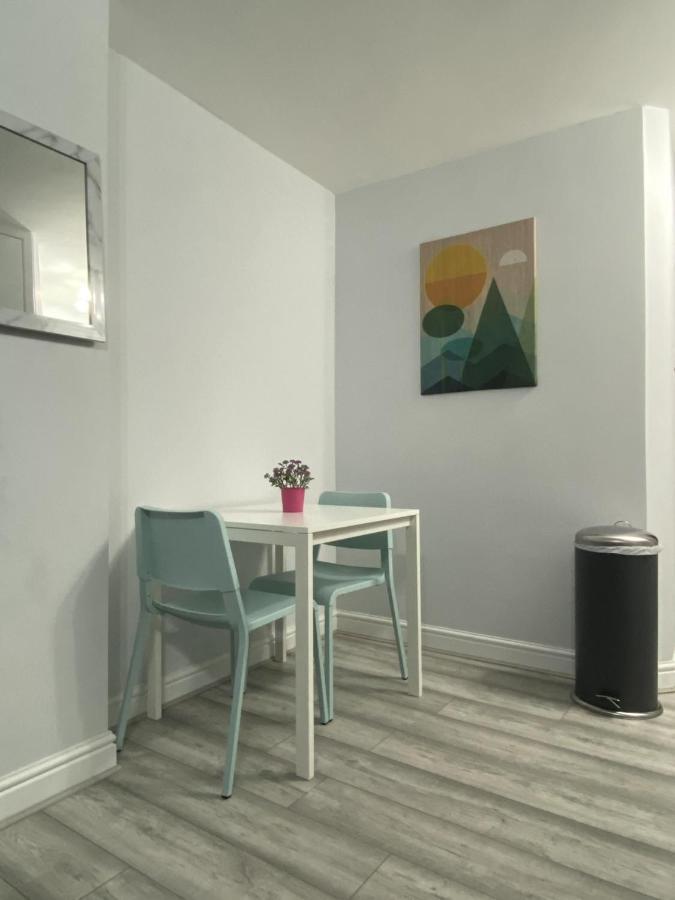 Comfortable - Cosy - Budget Studios In City Center London Exterior foto