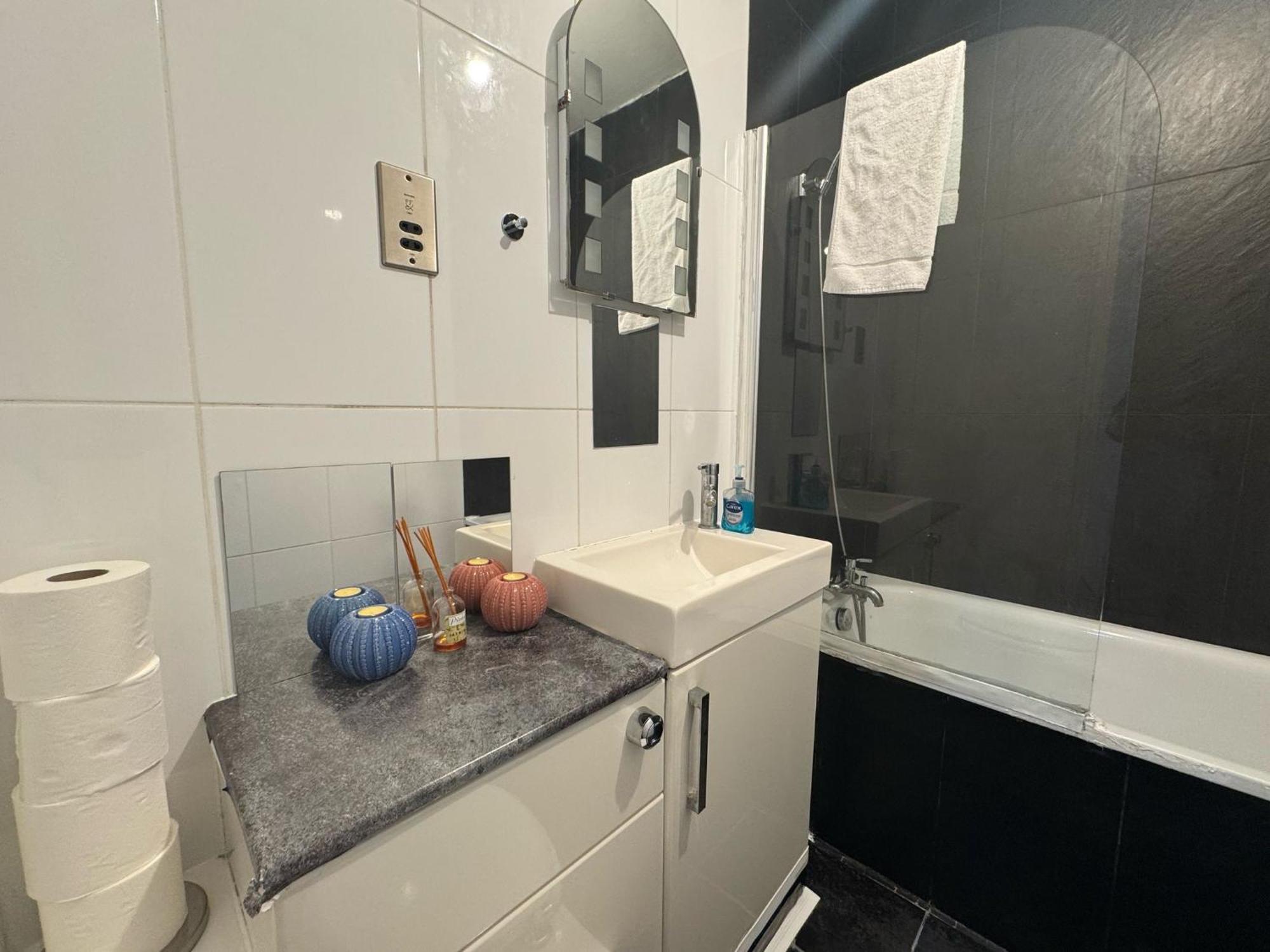 Comfortable - Cosy - Budget Studios In City Center London Exterior foto